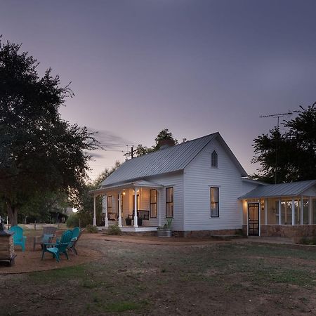 Mustard Seed B&B On The Llano Екстериор снимка