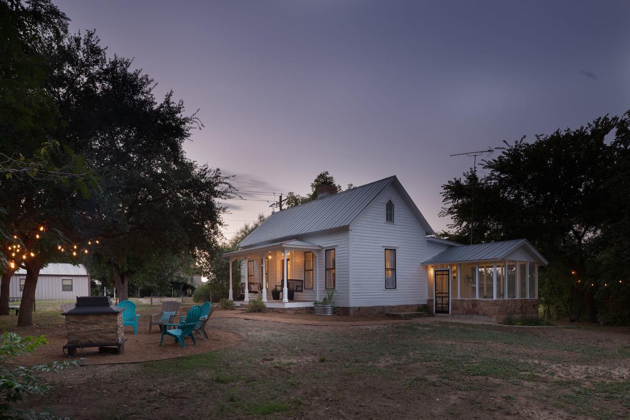 Mustard Seed B&B On The Llano Екстериор снимка